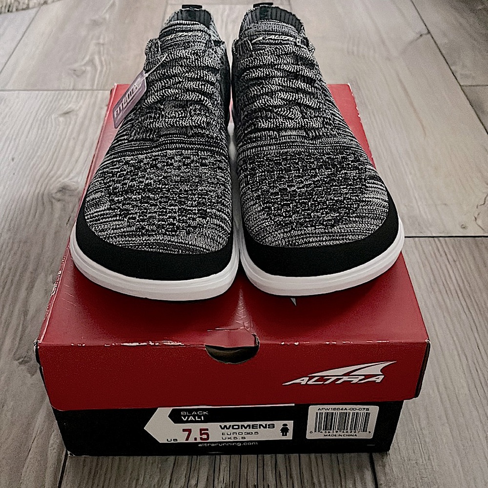 Altra Vali •make an offer•